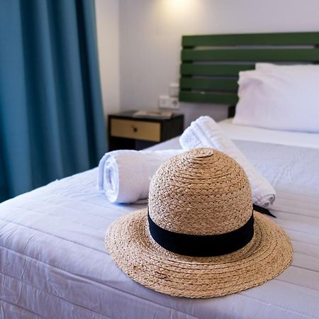 Christina Beachfront Rooms By Hotelius Petriti  Bagian luar foto