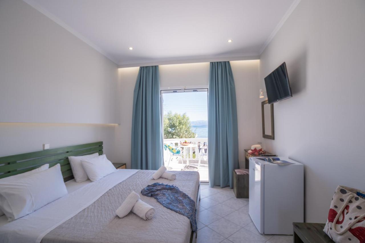 Christina Beachfront Rooms By Hotelius Petriti  Bagian luar foto