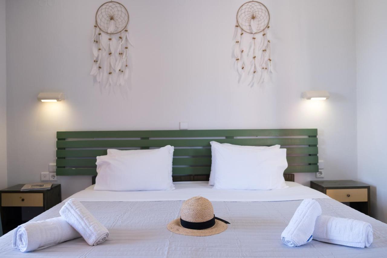 Christina Beachfront Rooms By Hotelius Petriti  Bagian luar foto