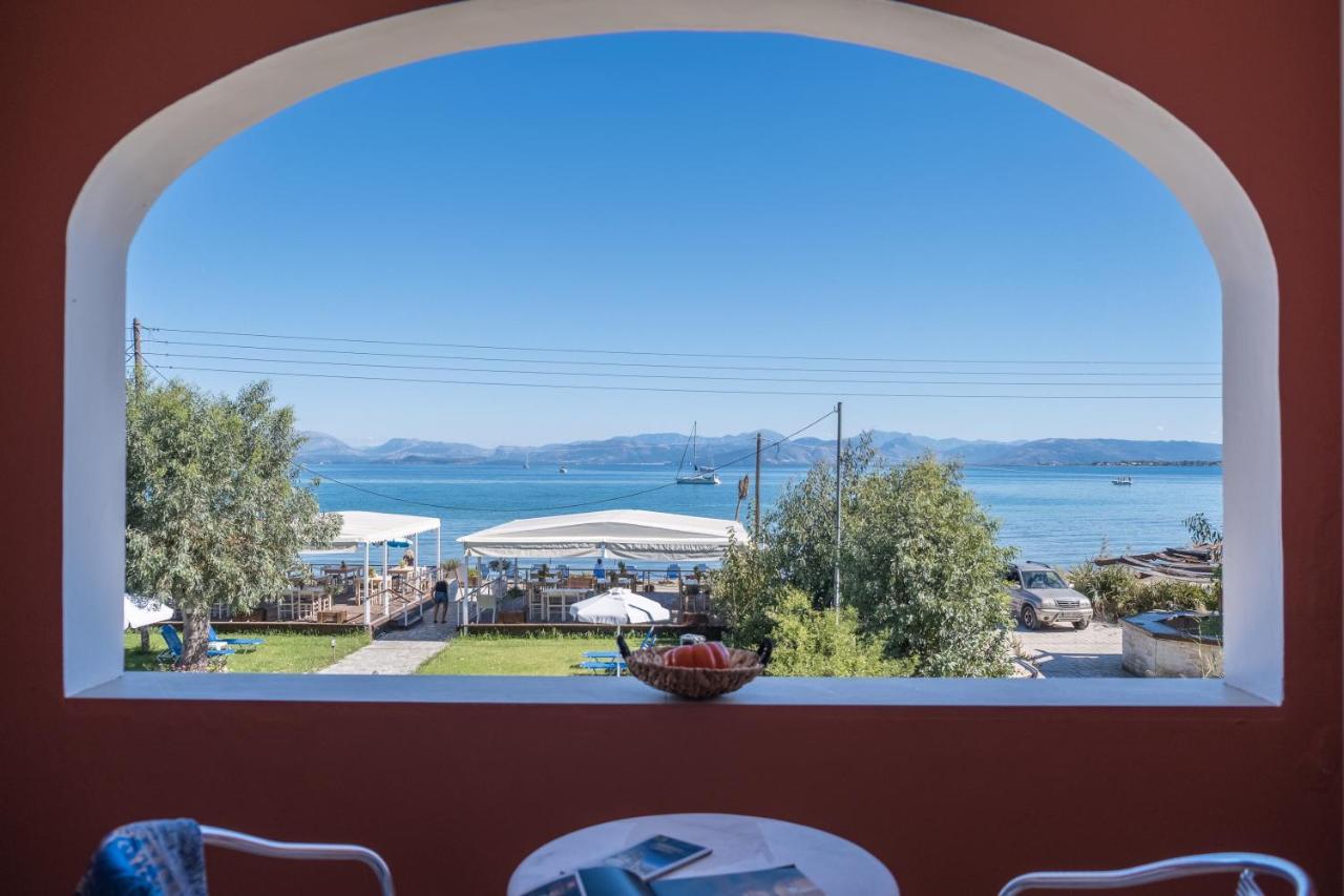 Christina Beachfront Rooms By Hotelius Petriti  Bagian luar foto